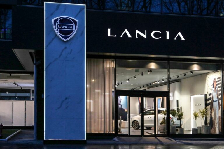 Parte da Milano la nuova Corporate Identity Lancia