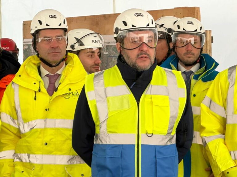 La Milano-Laghi sarà la prima autostrada a cinque corsie del Paese