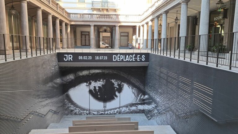 Il francese JR “invade” le Gallerie d’Italia di Intesa Sanpaolo a Torino