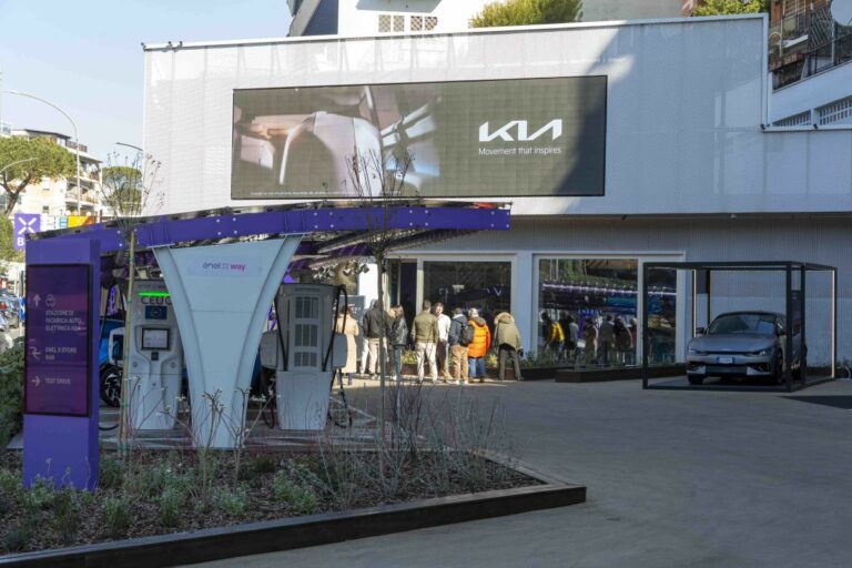 Kia inaugura Energy House a Roma, store dedicato all’elettrificazione