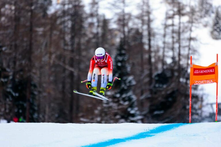 Flury vince l’oro mondiale in discesa, male le azzurre