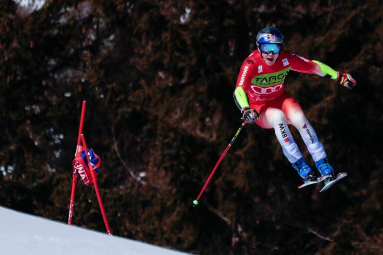 Odermatt vince l’oro iridato in discesa, Schieder settimo