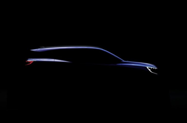 Nuovo Renault Espace, silhouette elegante e grande abitabilità