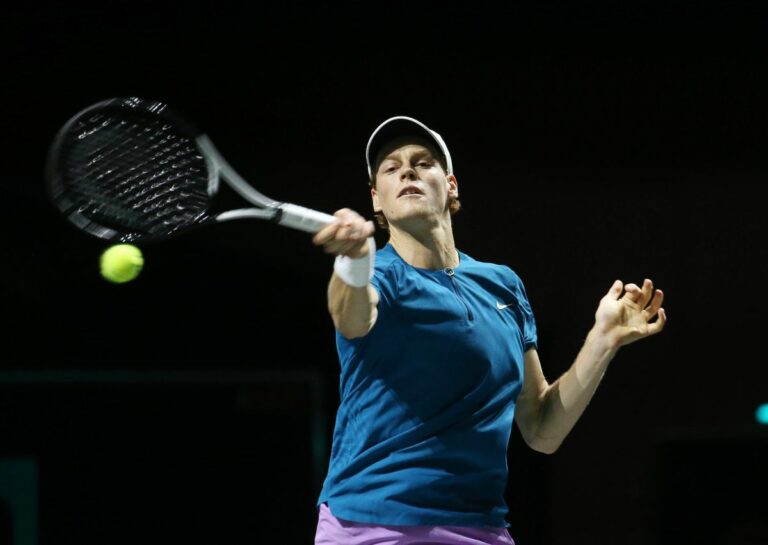 Sinner in finale a Rotterdam, sfiderà Medvedev