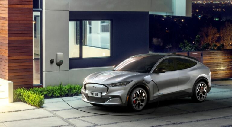 Ford amplia la scelta di motorizzazioni per Mustang Mach-E