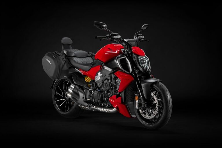 Ducati Diavel V4, più grinta e stile con gli accessori performance