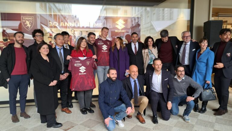 Suzuki-Torino, maglia speciale per celebrare 10 anni partnership