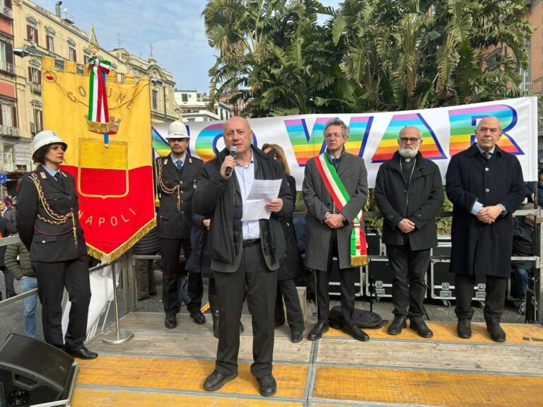 Ucraina, da Napoli un grido di pace con migliaia di giovani in piazza