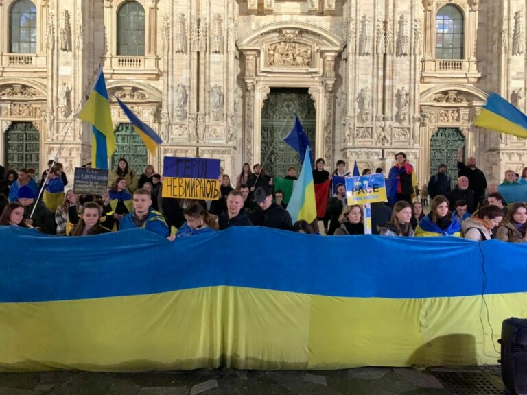 La comunità ucraina di Milano in piazza per la pace