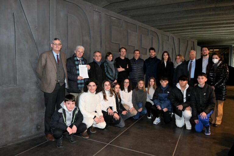 Milano, studenti Municipio 2 si prenderanno cura di 16 pietre inciampo