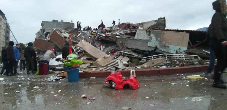 Terremoto tra Turchia e Siria, migliaia di vittime