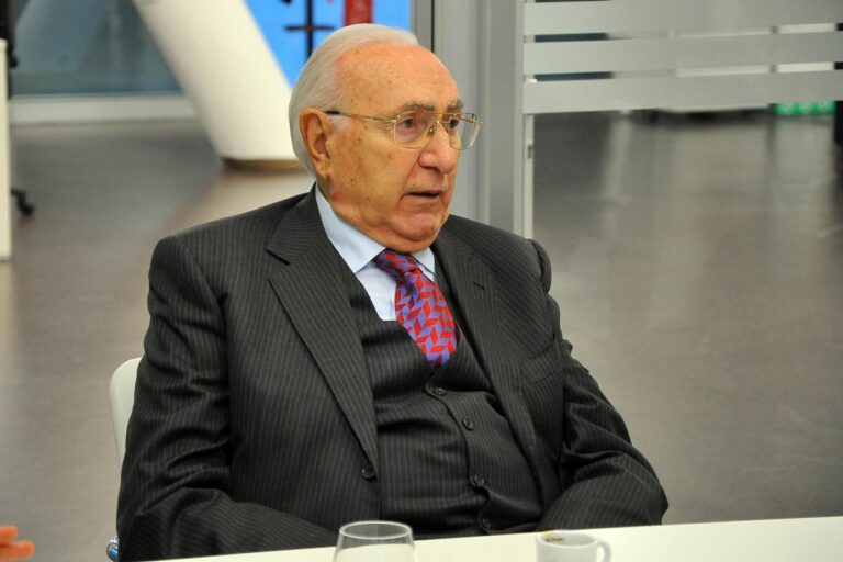 Costanzo, Baudo “La sua tv era apolitica, voleva parlare a tutti”