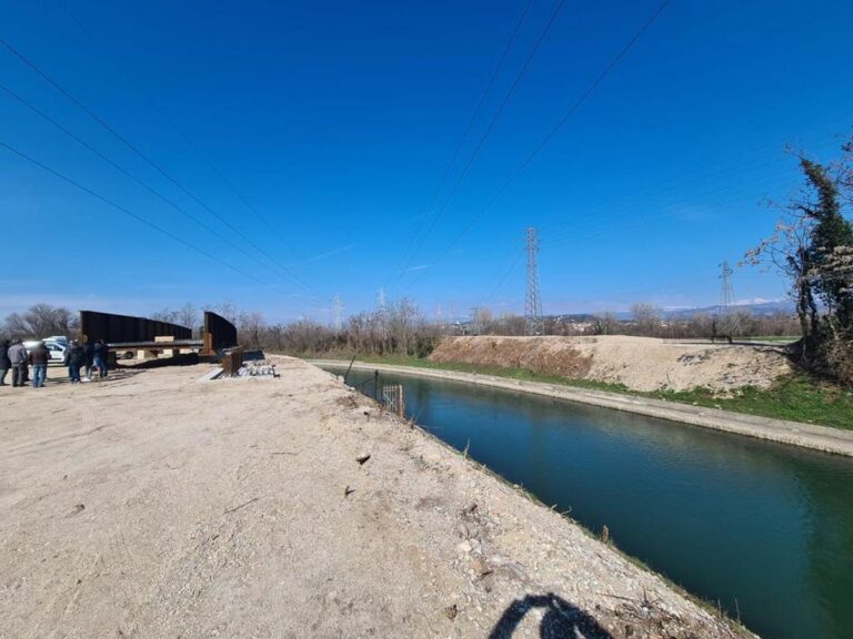 Nel fine settimana il varo di due ponti sull’Adige