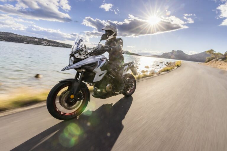 Arrivano in concessionaria le nuove Suzuki V-Strom 1050 e 1050DE