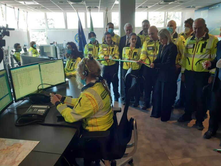 Sanità, Lanzarin inaugura nuovo Suem 118 di Padova