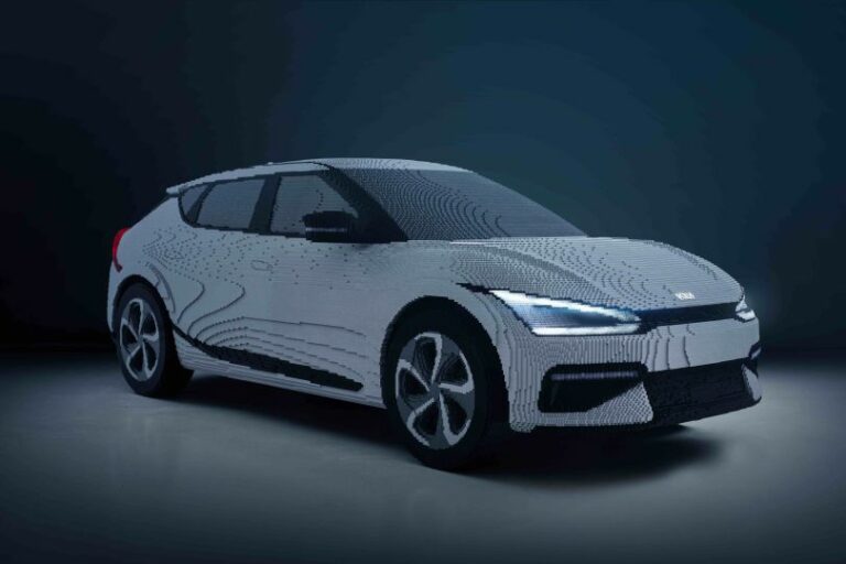 Kia, EV6 in mattoncini Lego per rilanciare la sostenibilità