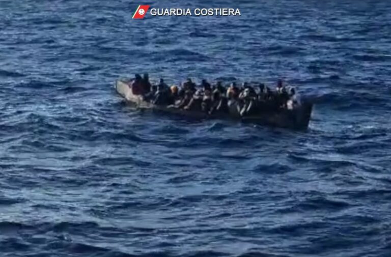 In 24 ore sbarchi senza sosta di migranti tra Sicilia e Calabria