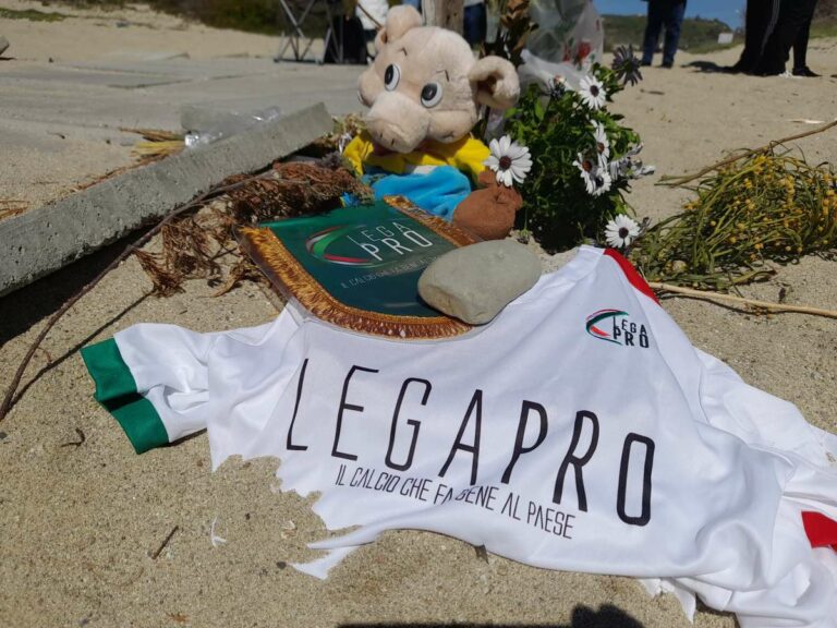 La Lega Pro rende omaggio alle vittime del naufragio di Cutro