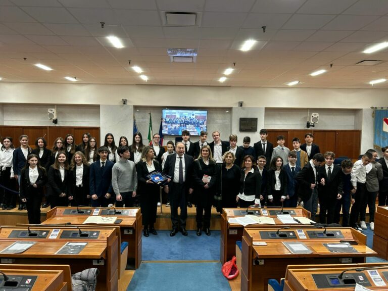 Consiglio regionale della Campania, al via 15^ edizione di “Ragazzi in Aula”