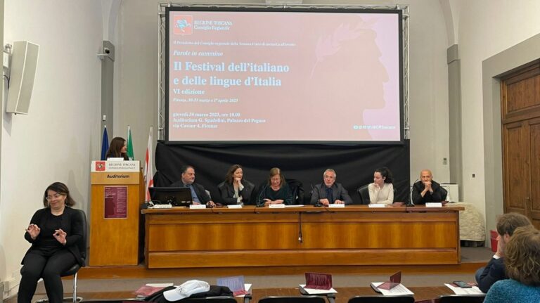 Toscana, parte da palazzo del Pegaso Festival itinerante lingua italiana