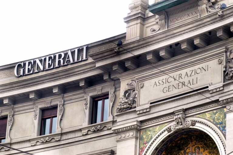 Generali, l’utile netto sale a 2,9 miliardi