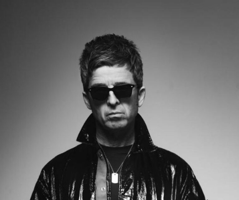 Noel Gallagher’s High Flying Birds, esce “Dead to the world”
