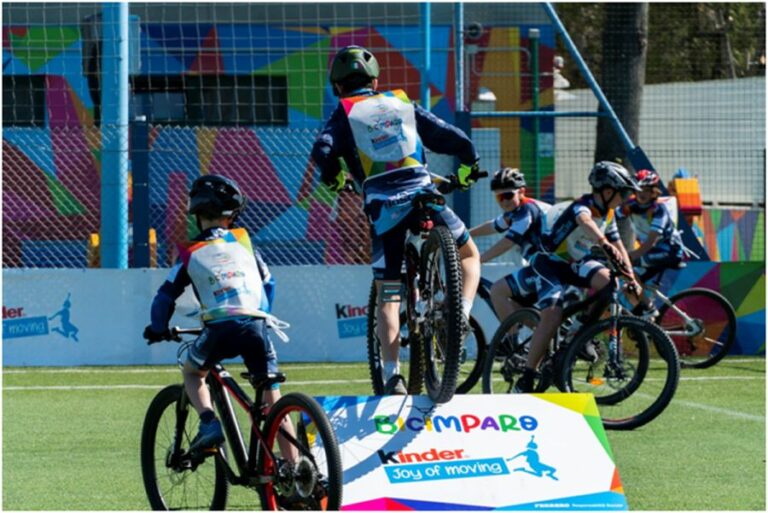 Ciclismo, riparte con tante novità Bicicamparo-Kinder Joy of Moving