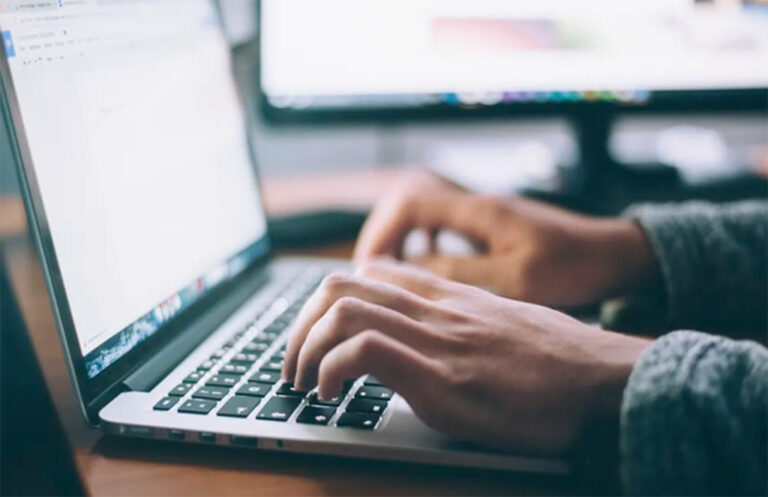 Truffe su chat e siti di dating in aumento: come difendersi