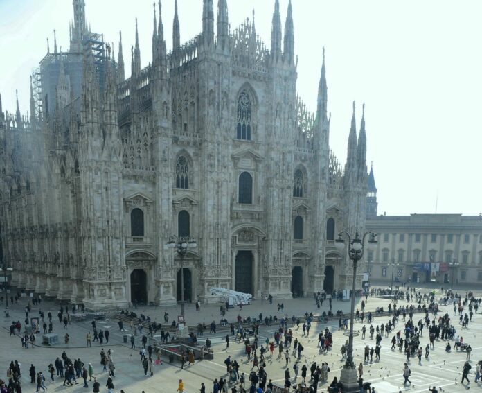 milano duomo nuova agenzia