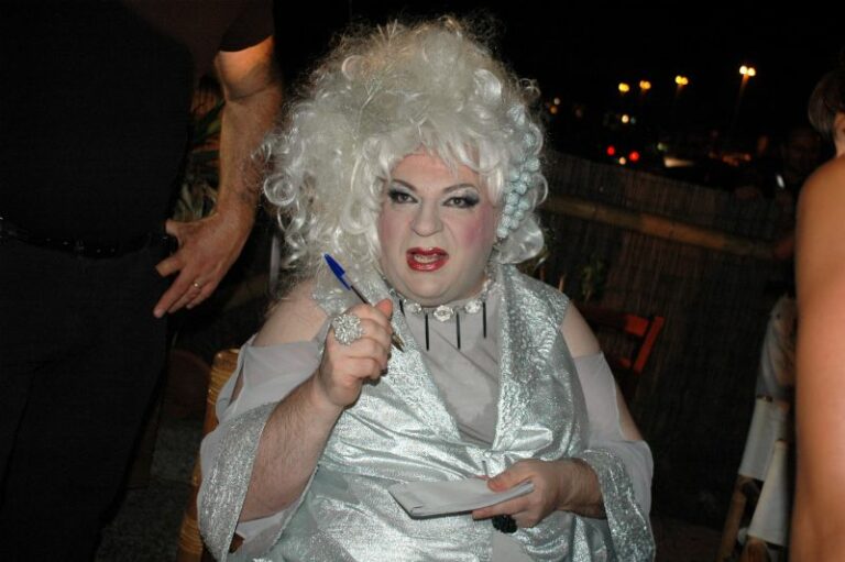 Platinette colpito da un ictus ischemico