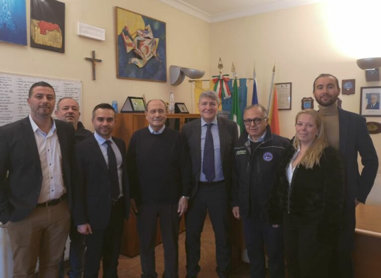 Immigrazione, Schifani a Lampedusa “Adotteremo provvedimenti urgenti”