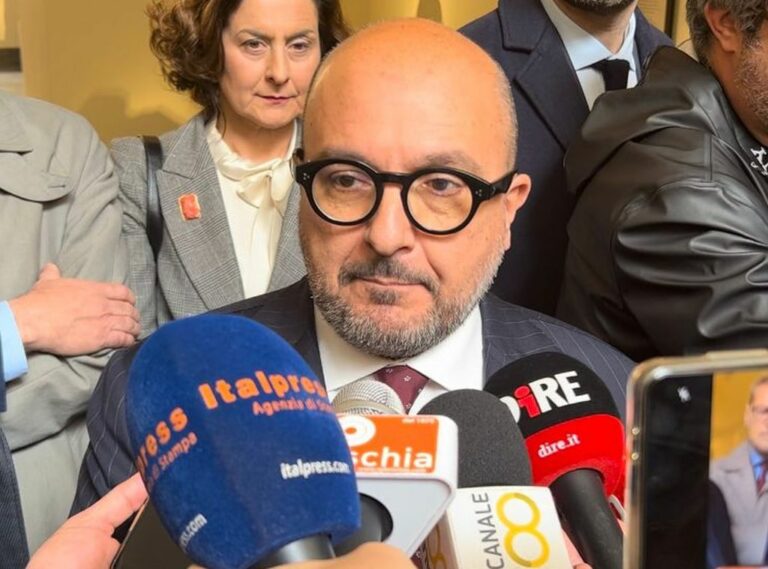 Napoli, Sangiuliano “Risorse aggiuntive di 33 milioni per Palazzo Fuga”