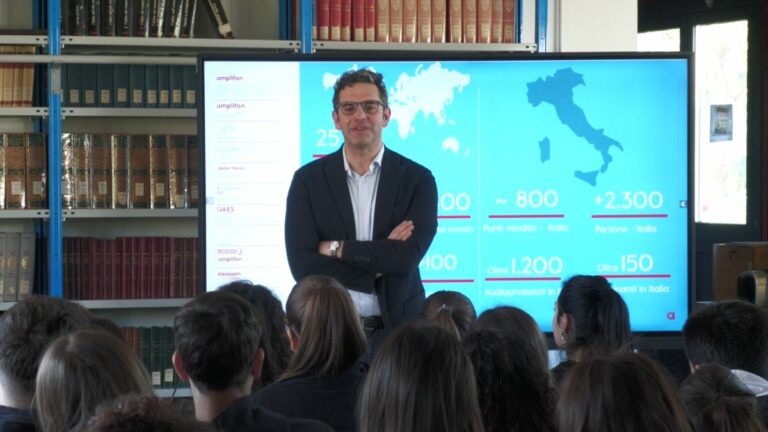 Amplifon Italia, fa tappa a Modena il roadshow per i giovani