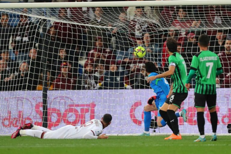 Sanabria risponde a Pinamonti, Sassuolo-Torino 1-1