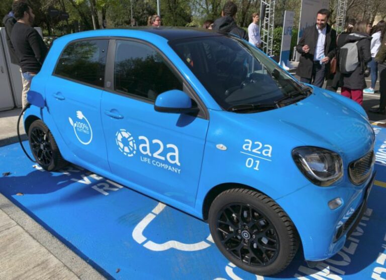 A2A inaugura City Plug, colonnine compatte e a bassa potenza