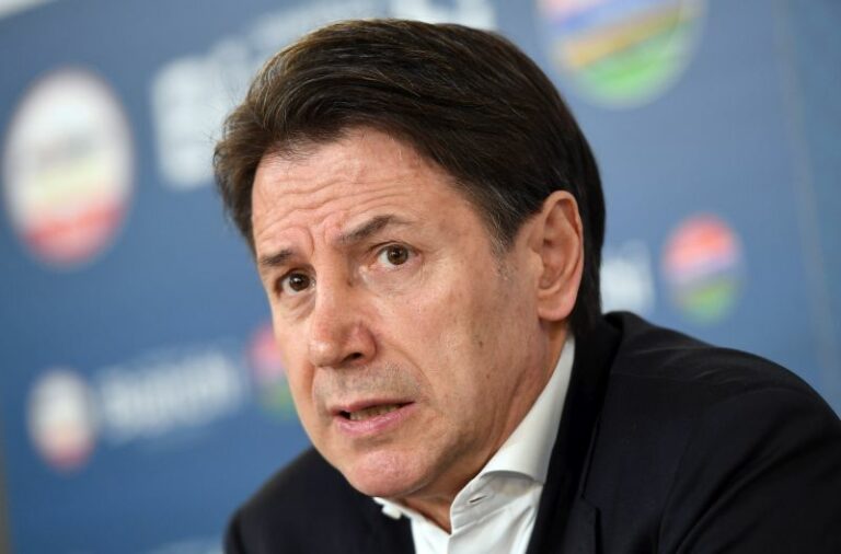 Berlusconi, Conte”Auspici pronta guarigione,lo aspettiamo in Parlamento”