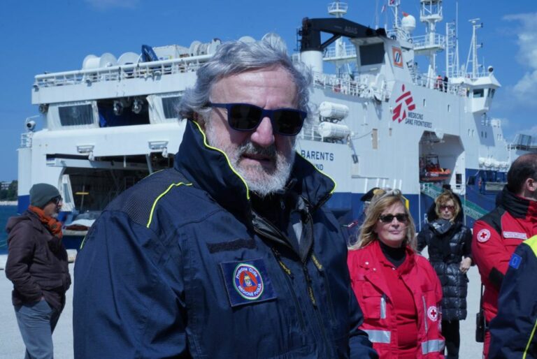 La Geo Barents con 339 migranti sbarca a Brindisi, due i feriti