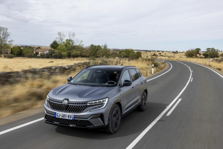 Renault Austral compie 235 volte giro del mondo per garantire la qualità