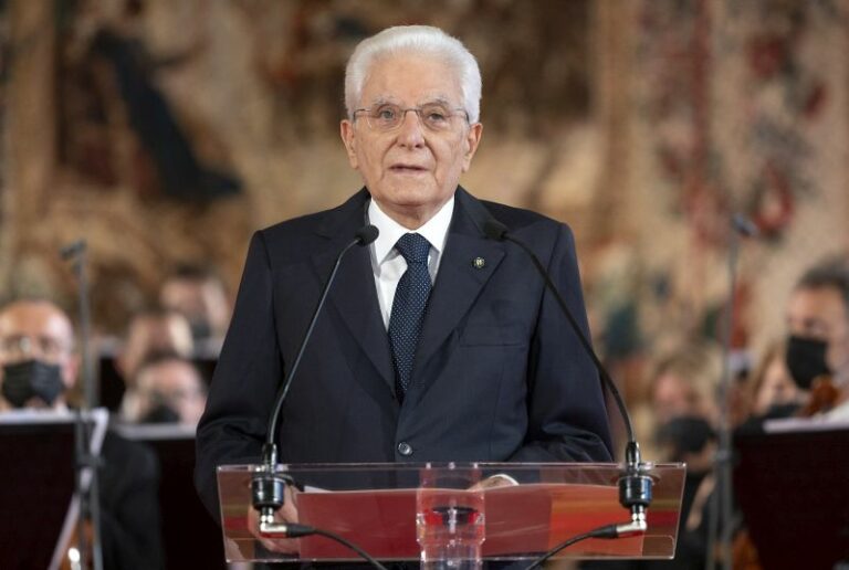 Mattarella “La pace tra i popoli dev’essere costantemente difesa”