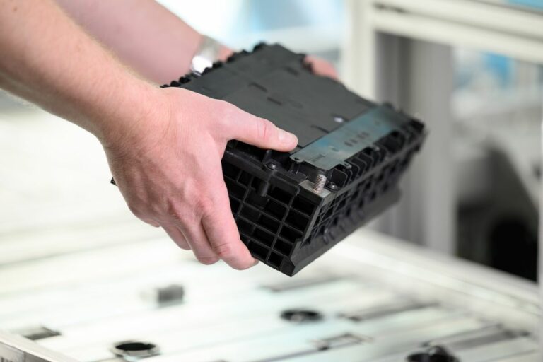 Bosch, sistema automatizzato per smaltimento batterie auto elettriche