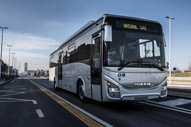 Oltre mille nuovi bus Iveco per il trasporto pubblico locale