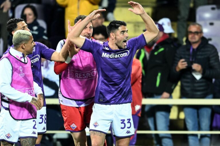 La Fiorentina perde 3-2 con il Lech Poznan ma va in semifinale