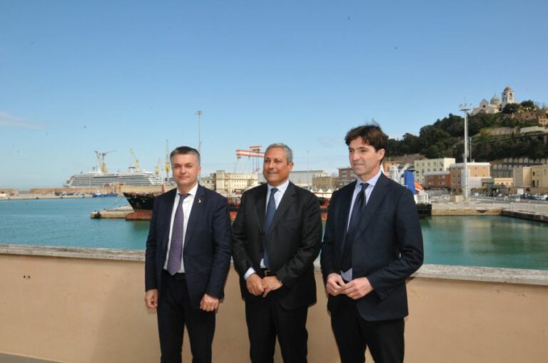 Bignami e Rixi al Polo Intermodale con Acquaroli “Marche centrali nell’Adriatico per i traffici verso est”