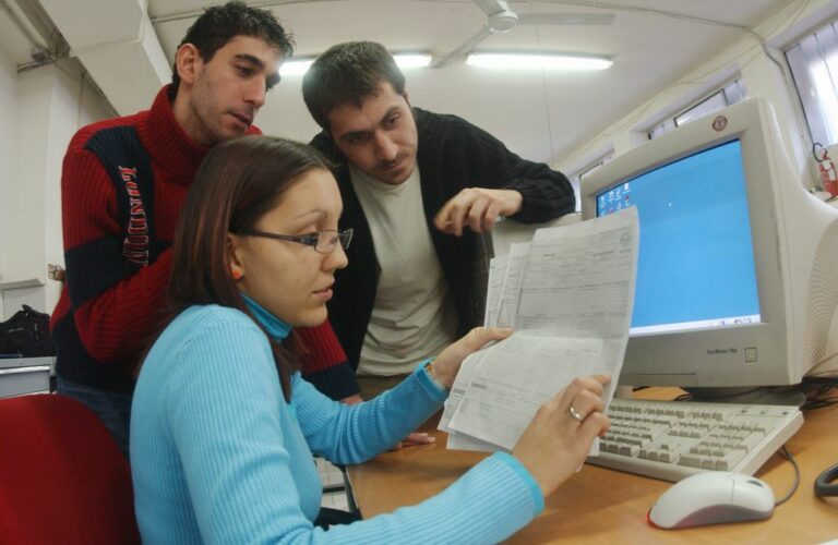 Malta with the lowest increase in average hourly wages and salaries