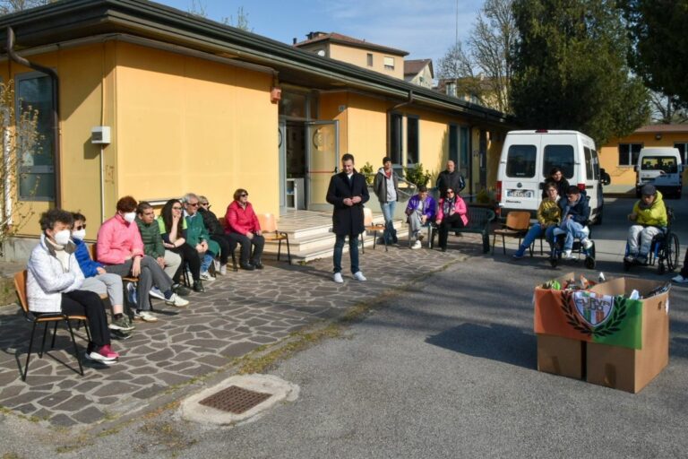 Uova di Pasqua del gruppo Curva Sud del Venezia a ospiti comunità