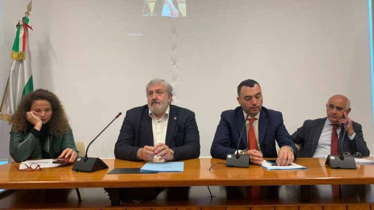 Emiliano “Con Arti lavoriamo per costruire i sogni dei giovani pugliesi”