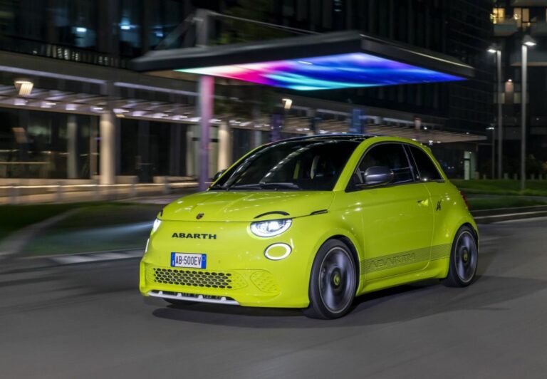 Abarth 500e “suona” al Radio Italia Live – Il Concerto