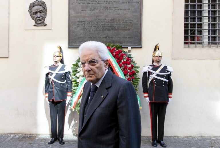 Terrorismo, Mattarella “Battaglia vinta sul terreno della legalità”