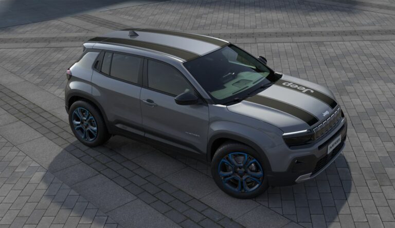 Jeep Avenger, al via la campagna “Built for the Real World”