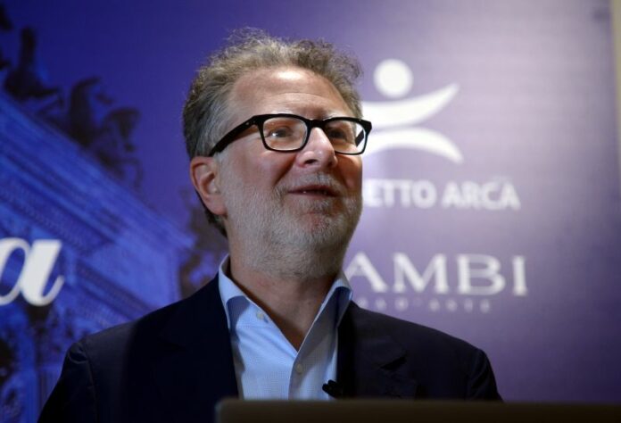 Milano, casa d'aste Cambi, asta di beneficenza a favore del Progetto Arca per aiutare i profughi scappati dall'Ucraina